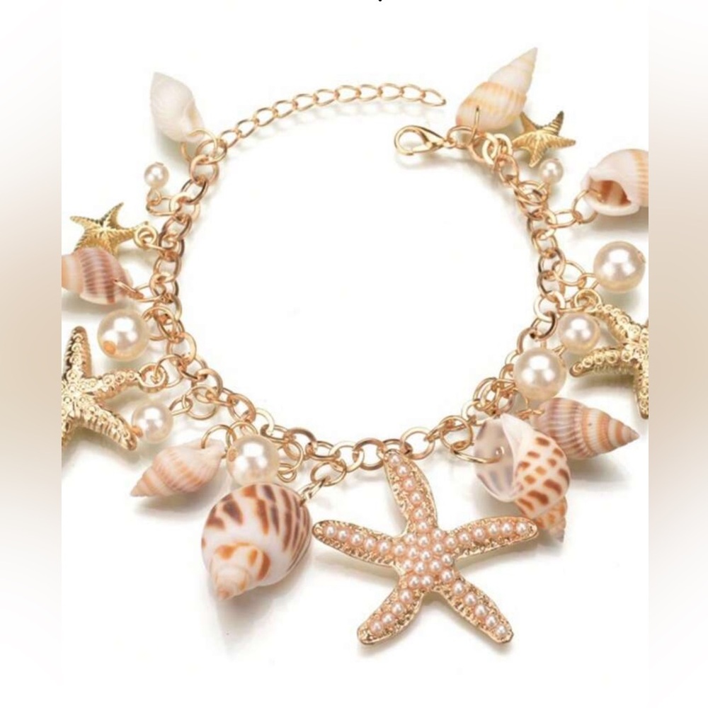 NWT  Seashell and Starfish Boho 18 carats Gold
Plated Bracelet/anklet